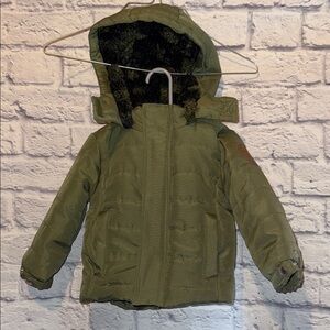 Tahari Olive Green Puffer Jacket Size 2T